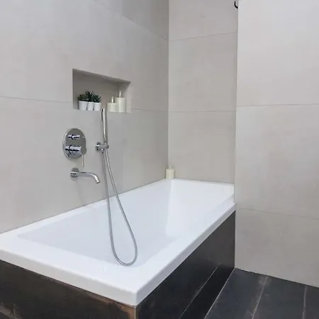 Apartment Unique Design Elegant 2 Bd In Historic Mets W *
