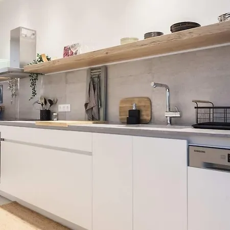 Unique Design Elegant 2 Bd In Historic Mets W